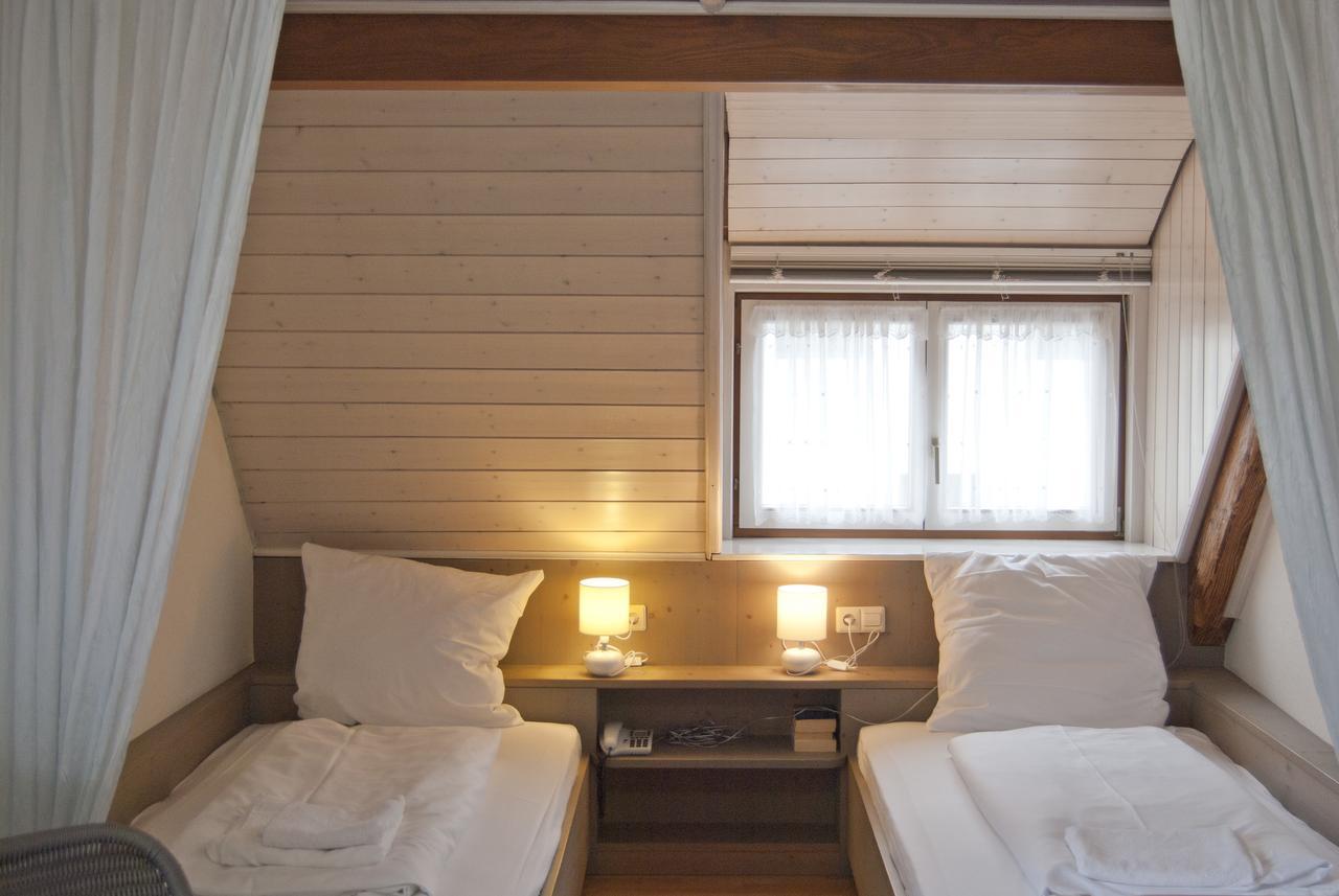 Dreibettzimmer mit eigenem Bad